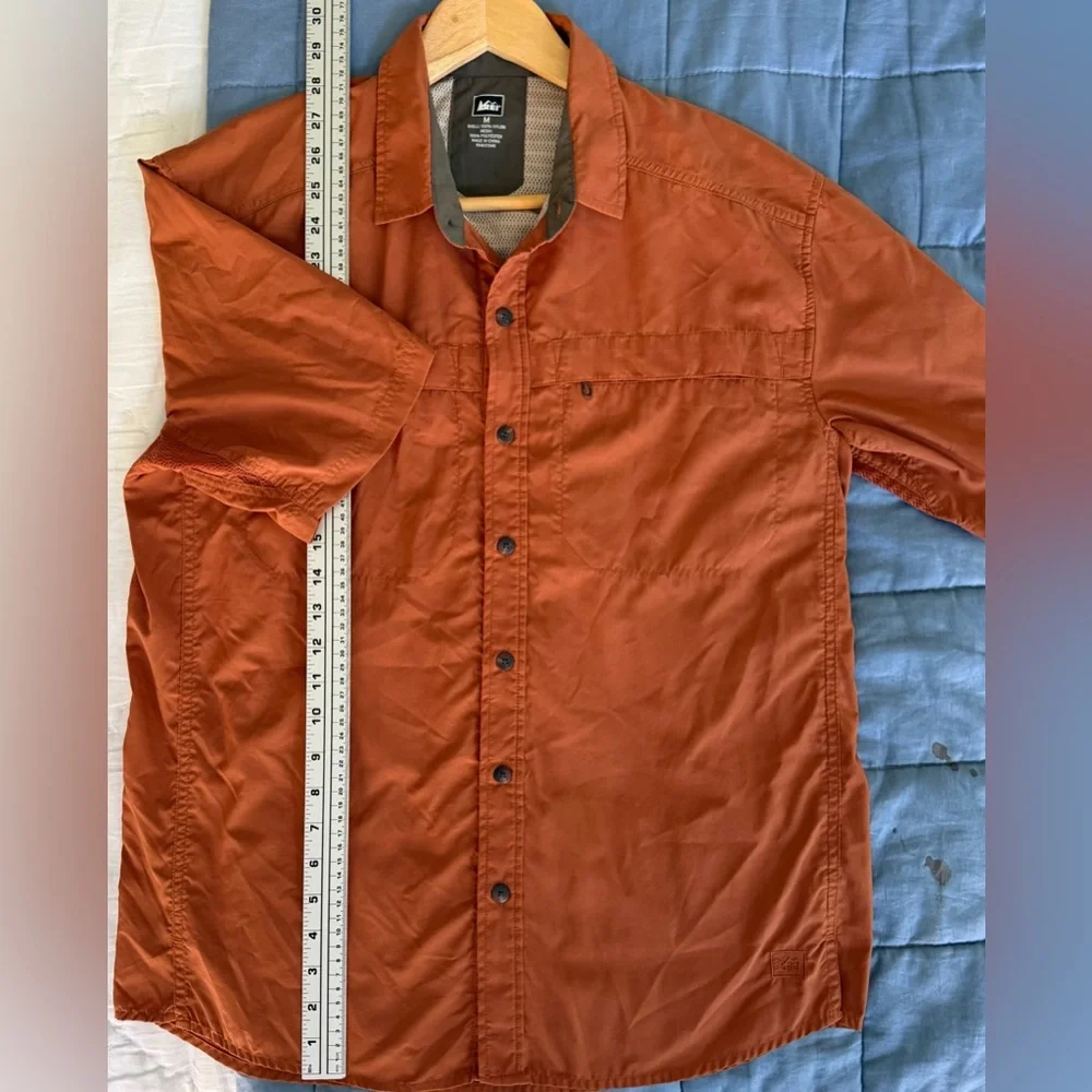 🏞️ REI Co-op Men’s Short-Sleeve Nylon Ventilated Hiking Shirt – Rust Orange (M) - Picture 10 of 15